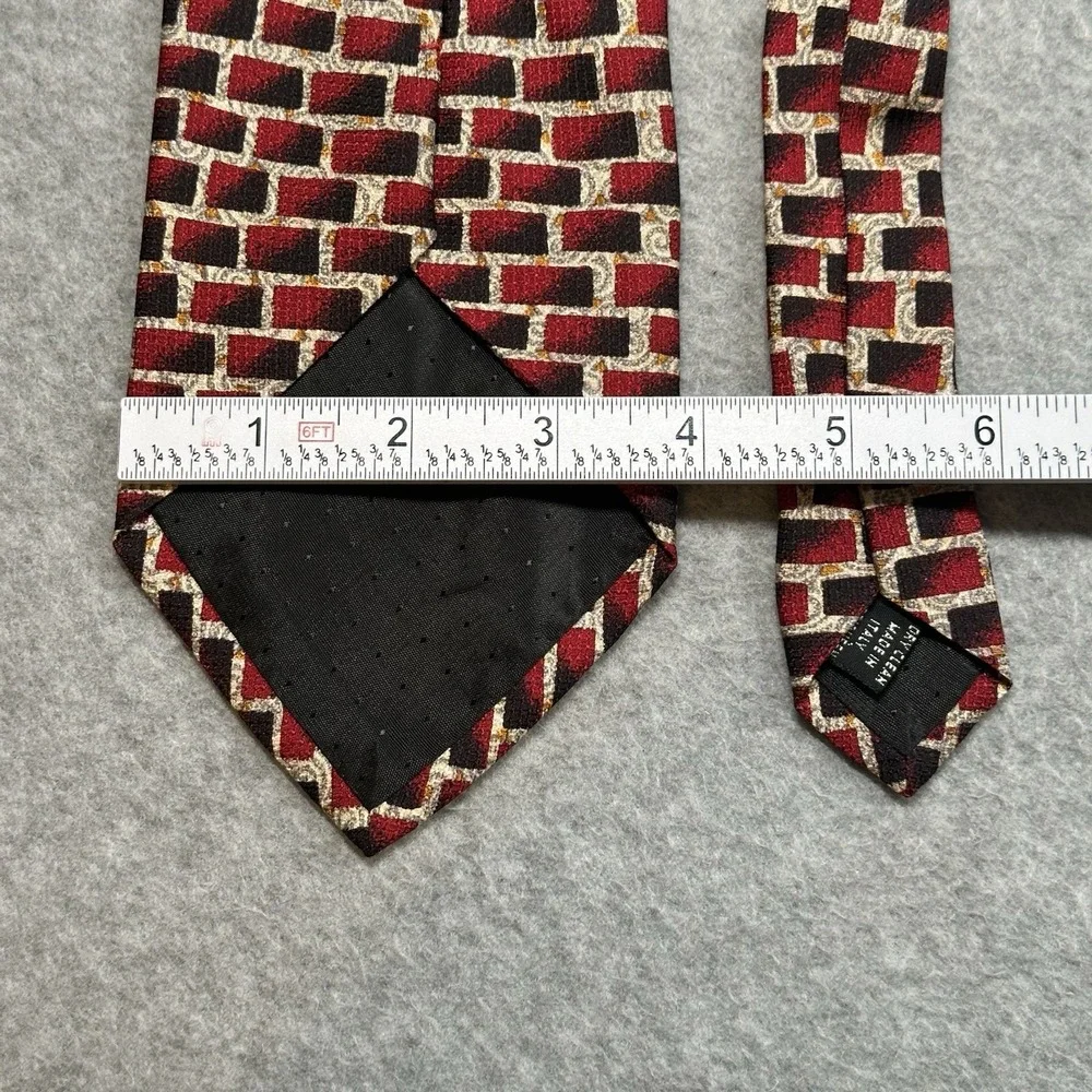 Dilena Italy‎ Silk Tie Red Black Geometric Necktie Made in Italy 60x3.9in